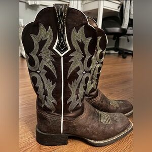 Ariat cowgirl boots
